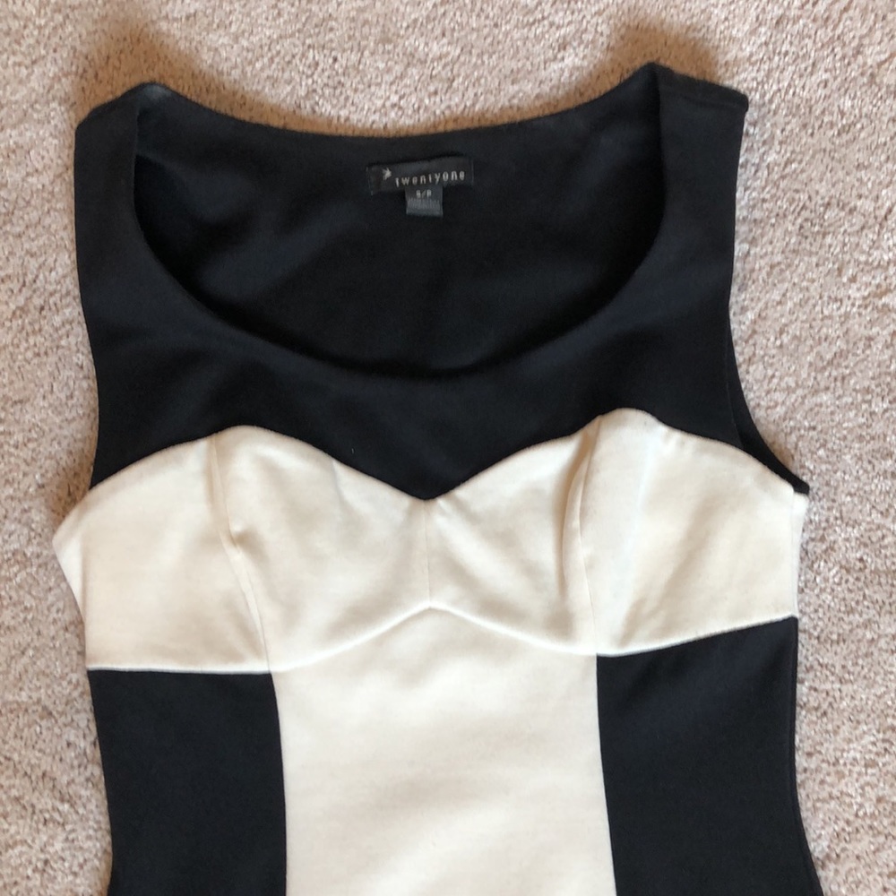 Mini Color Block Dress - Picture 3 of 6